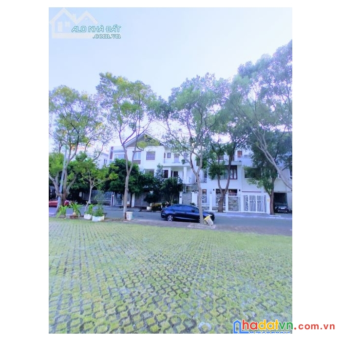 Bán bt nhà vườn việt hưng long biên 170m 4tầng mt10m kinh doanh vỉa hè ô tô tránh view vườn hoa