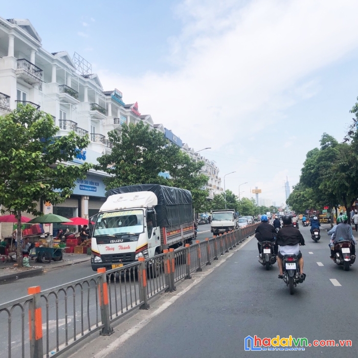 Siêu phẩm 6 lầu đẹp hxt phan văn trị, 90m2(5x18), có hầm tm đối diện emart, 15.5 tỷ.