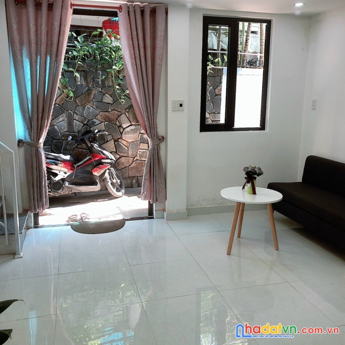 .nhà hoàng diệu chợ mới, góc 2 mặt kiệt, 30m ra mt, 28m2, 2 tầng đẹp