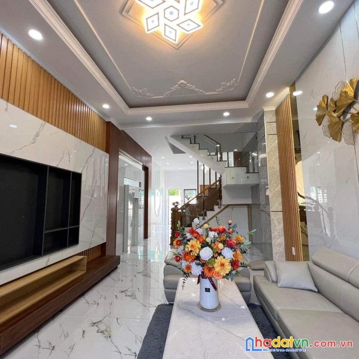 Bình tân, cạnh khu tên lửa, 4 tầng, hẻm xe hơi 6m, nhà mới ỏ ngya . chỉ 5 tỷ nhỉnh.