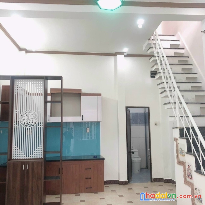 .nhà lê duẩn, 40m thẳng ra mt, ô tô đậu, 30m2, 2 tầng, 1.79 tỷ