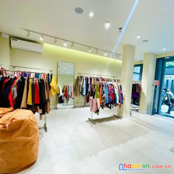 Hiếm!nhà mặt phố cầu giấy,lô góc,106m, mt 6.2m,kd đỉnh,nhỉnh 50tỷ