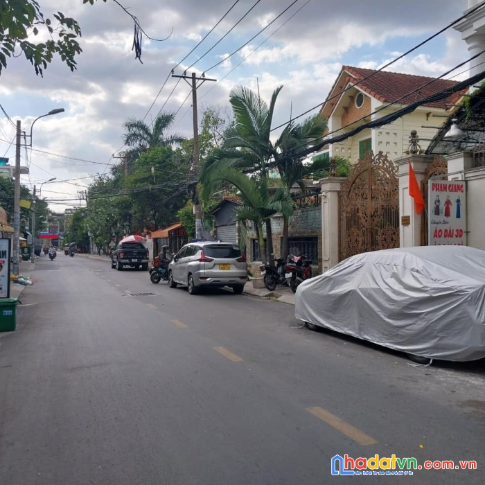 Bán nhà hẻm 496 dương quảng hàm, 3 tầng mái thái, 128m2, ngang 8m, view sông, 14 tỷ.