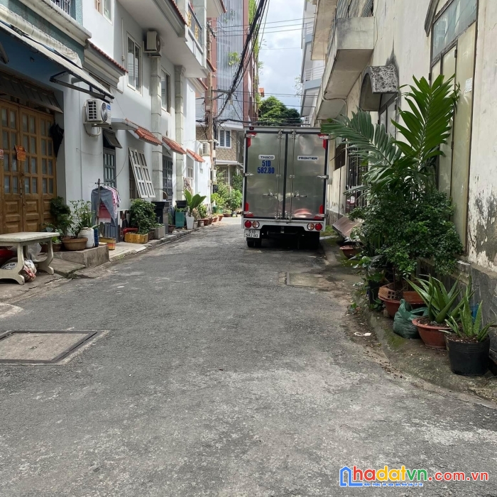 Bán nhà hxh tránh ba vì - cộng hoà, dt: 5x10m, 5 tầng, 8pn, giá 9.8 tỷ (tl)