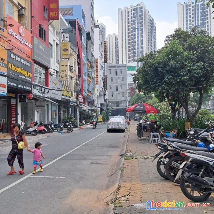 Bán nhà mt an bình - nguyễn tri phương, cấp 4, dt: 4x16m, giá hạ còn 16.5 tỷ