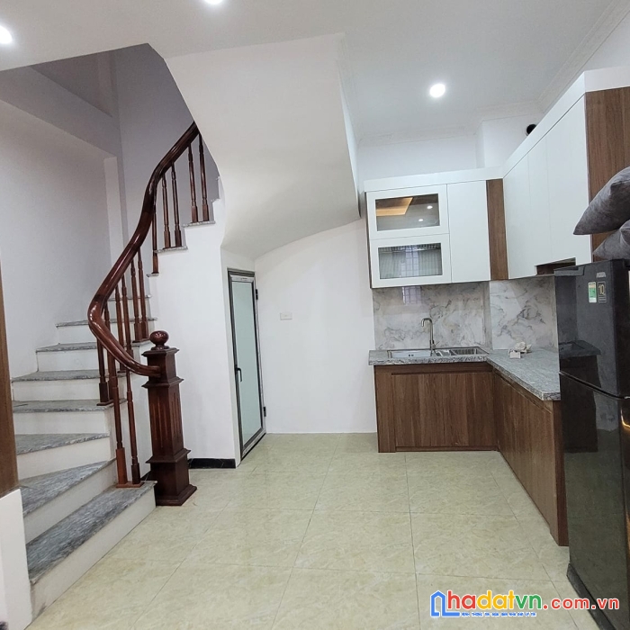 Nhà mới ở ngay, gần ngô gia tự sang thượng thanh, long biên 35m2 chỉ 3 tỷ