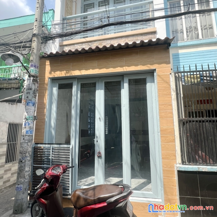 Nhà mới 2 tầng căn góc hxh đường bùi minh trực p5 q8 giá 3tỷ9 tl