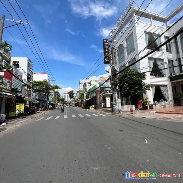 Bán nhà mặt tiền thạch lam  tân phú,  4 tầng, 8.5 x 23, 189m2, 23 tỷ.