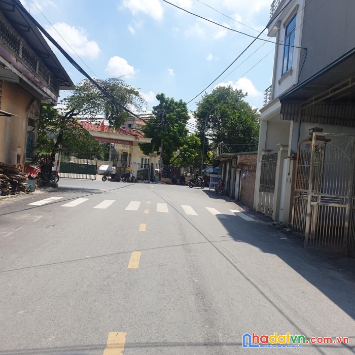 Bán đất tặng nhà la tinh, đông la , hoài đức 100m ô tô vào nhà chỉ 5 tỷ