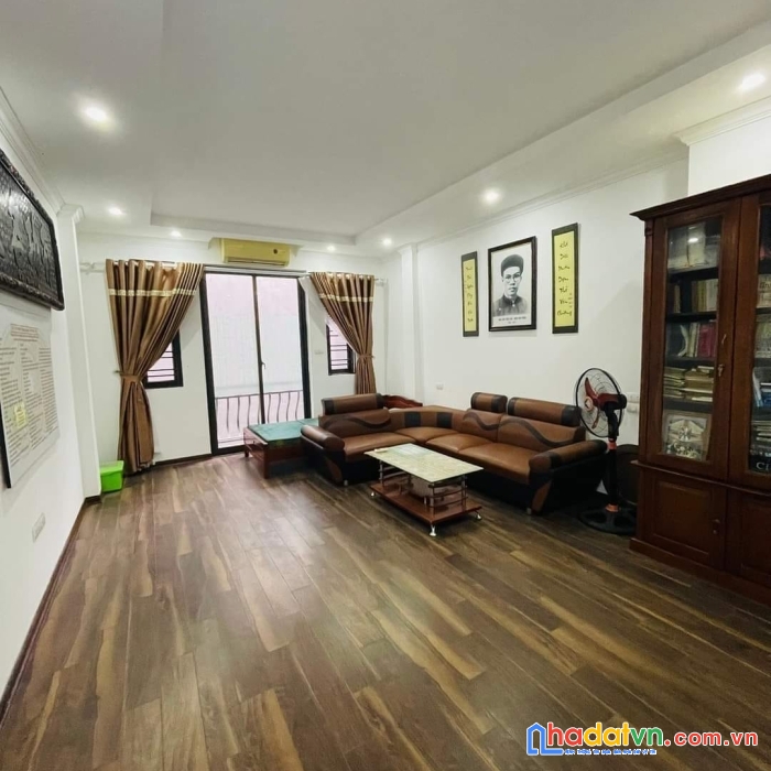 Sốc nhà đẹp như ngọc trinh phố lò đúc hbt 30mx4 nhỉnh 2 tỷ.