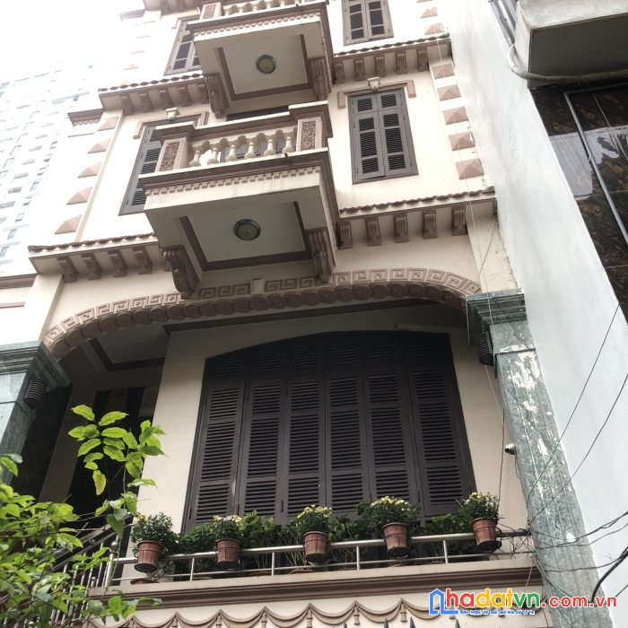 Biệt thự sân vườn cầu giấy, 122m2 mt.8m ở sướng, đầu tư chia lô đỉnh, 15 tỷ+