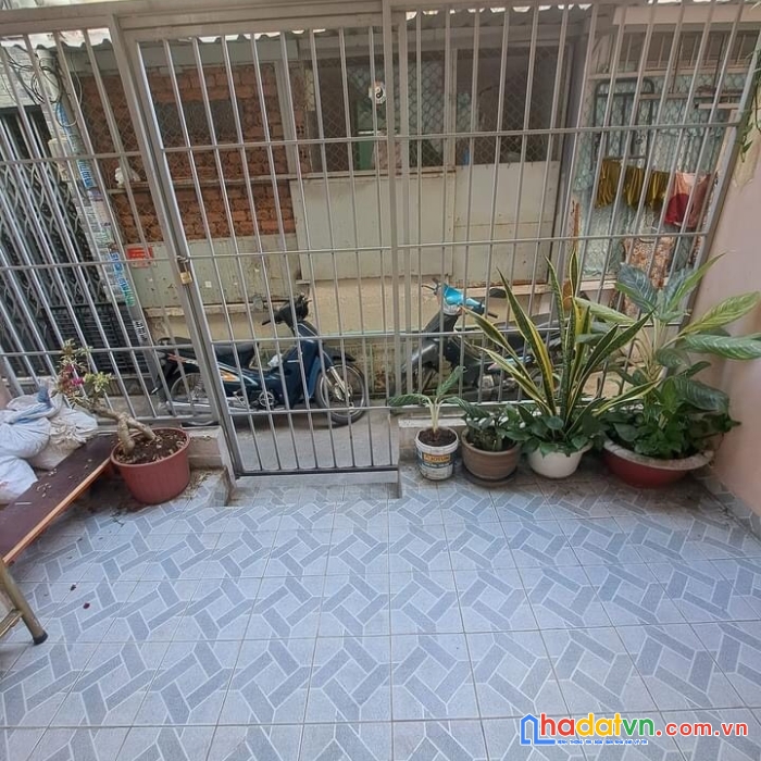 Bán nhà 2mt chợ tân quy quận 7. dt 42m2. nhỉnh 4 tỷ. shr-full tiện ích