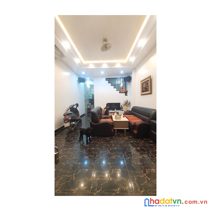 Bán nhà lạc long quân - tây hồ. gần phố ô tô tránh. dt 40m. giá 6,6 tỷ