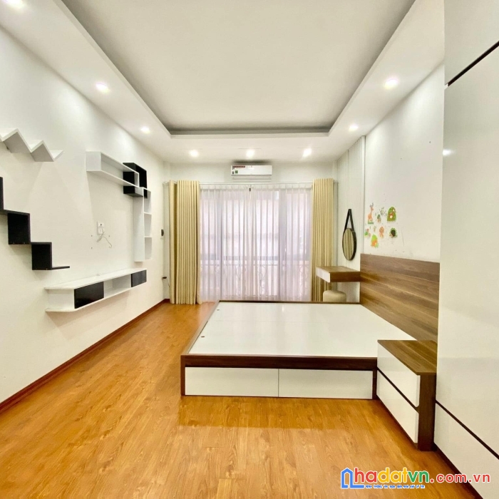 Siêu đẹp.bán nhà ngô gia tự thuận tiện sang thượng thanh, long biên 5t, 36m2, chỉ 3 tỷ (ngõ ô tô) 