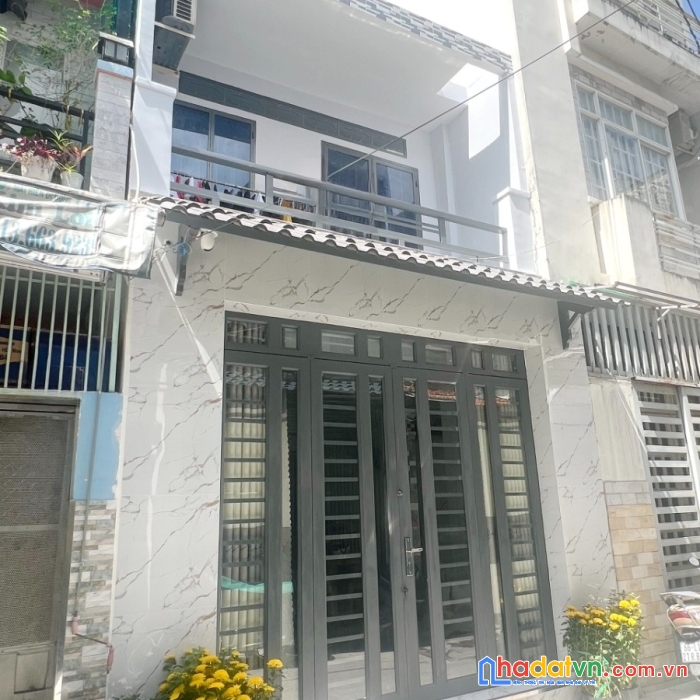 Nhà bán hẻm 184 âu dương lân p3 q8 giá : 3 tỷ 880 triệu (thương lượng)