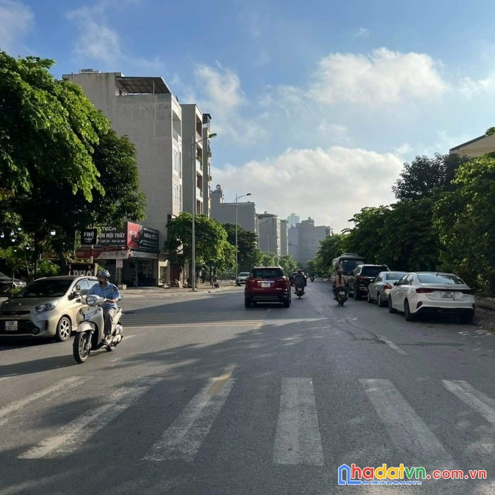 Cho thuê nhà bà triệu, hà đông, 65m2, 5t, mt9.6m, thang máy, đường 21m