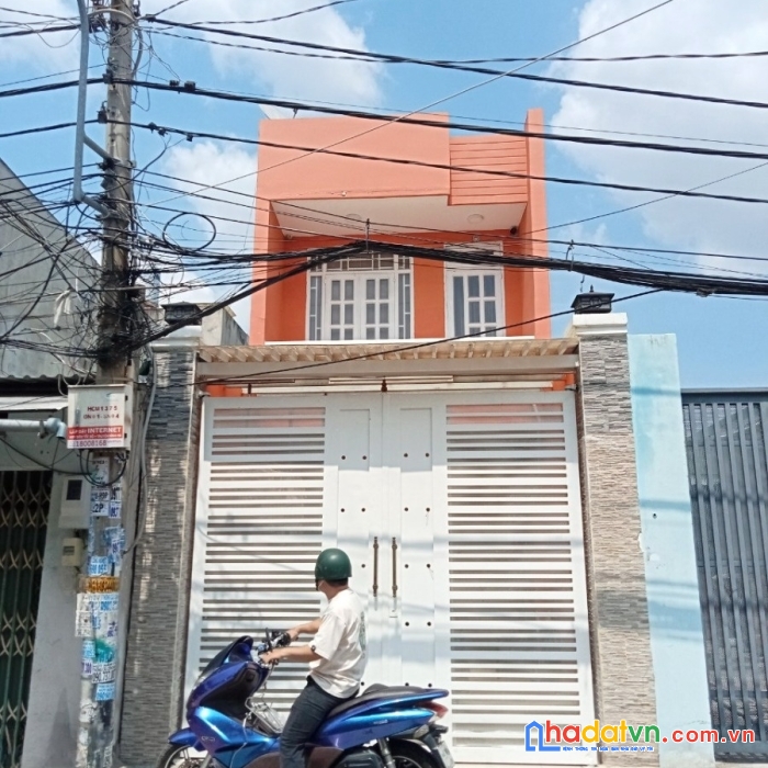 Nhà mới 2 tầng hxh đường c4 phạm hùng, bình hưng, bình chánh