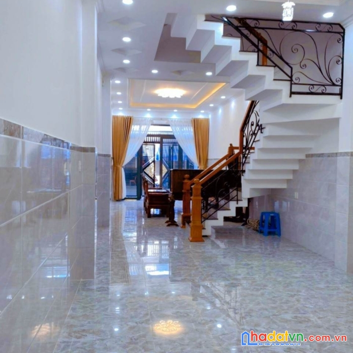 Thoại ngọc hầu đường 8m vỉa hè 2m,  4 tầng, 4mx19m  tặng full nội thất nhỉnh 9 tỷ lh 0902160655