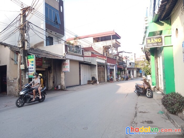 Chủ nhà vỡ nợ cần bán gấp nhà 135m2 sổ đỏ, mặt tiền 10m, 3 tầng, hạ giá kịch sàn 6.6 tỷ