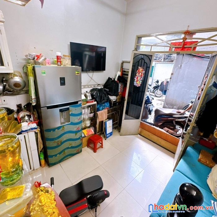 # bán nhà khánh hội q4 3 tấm ngang3,3 nở hậu 3,6x6 m 2 phòng ngũ 3 wc giá  2x. tỷ
