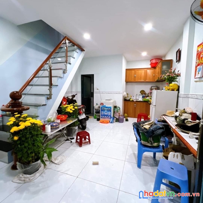Bán nhà đẹp rẻ ngang 4.2 x7 đúc 2 tấm tôn thất thuyết q4