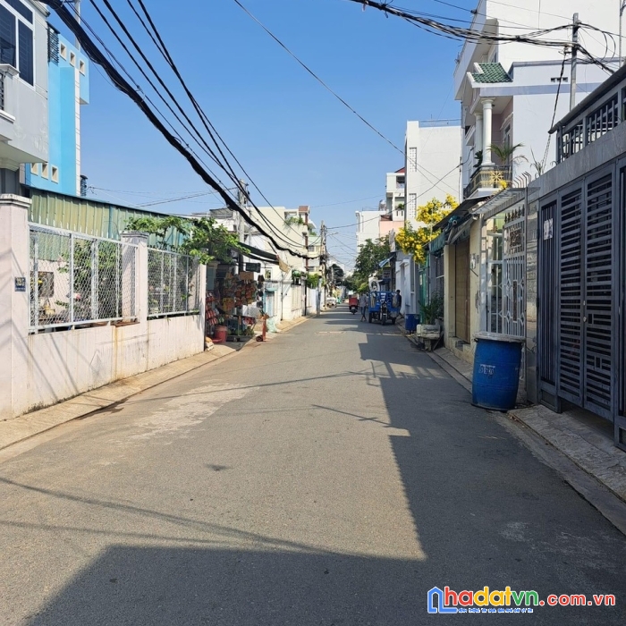 Bán nhà hxh quay đầu phú thuận quận 7. dt 124m2. nhỉnh 9 tỷ. shr-nở hậu tài lộc-xây chdv-vp cty