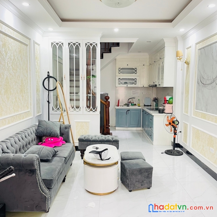 Trương định - chính chủ bán nhà 40m2 x 5 tầng chỉ 3.5 tỷ -ngõ to đẹp