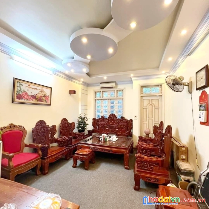 Bán nhà phương mai 40m, phân lô ô tô tránh, ở+ văn phòng phòng khám giá tốt
