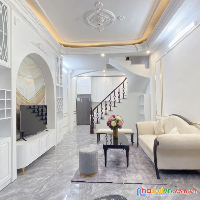 Bán nhà tân mai, hoàng mai, 35m, 4t, 4pn, mới koong, full nội thất, kd.