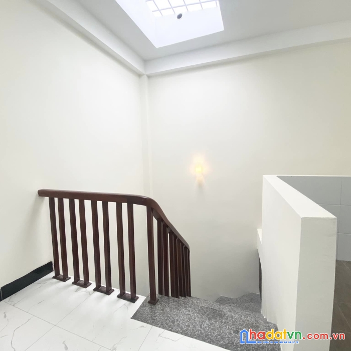 Siêu hiếm, bán nhà phúc lợi, long biên 33m2, 5t chỉ 2,45 tỷ 