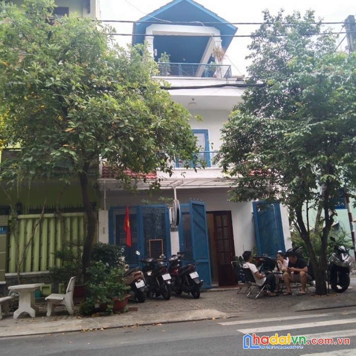 Cần bán gấp nhà 2 mặt tiền quận 7,đường nội bộ an ninh tốt.