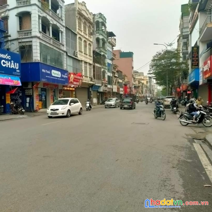 Bán nhà mặt phố khâm thiên, đống đa, hà nội - vị trí siêu đẹp - vỉa hè rộng - kinh doanh bất chấp
