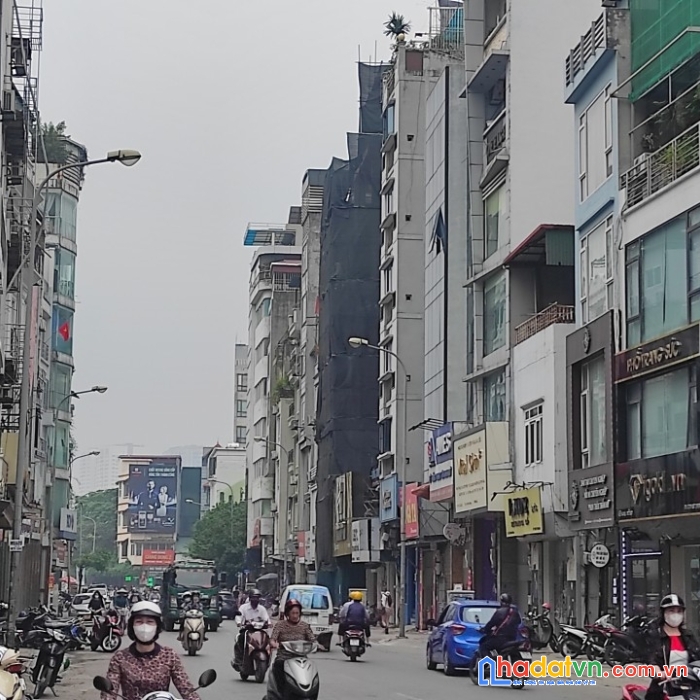 Cần bán gấp nhà mặt phố nam đồng, cách xã đàn vài chục mét, 70m2, 5 tầng, lô góc, vỉa hè rộng,