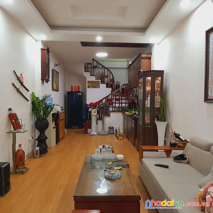 Bán nhà âu cơ - tây hồ. 6 tầng.  gần phố. ngõ 3 gác. dt 33m2. giá 4,2 tỷ