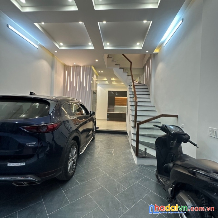 Nhà tôn thất tùng-gara-thang máy