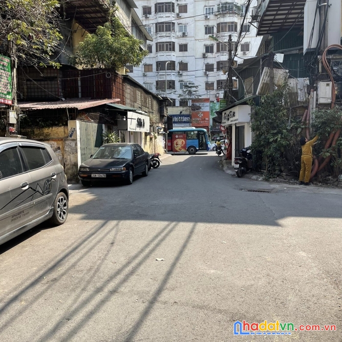 Bán nhà mới giá rẻ, cuối ngõ thái thịnh, quận đống đa, 40m, 5 tầng, mt 4,2m, 5 phòng ngủ