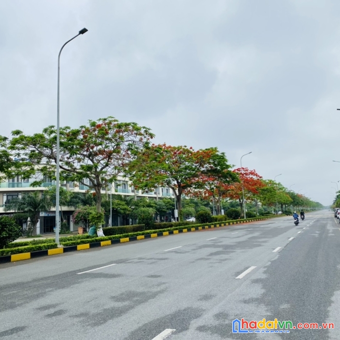 Chính chủ cần bán căn nhà phố đường 56m, diện tích 120m2 khu centa vsip bắc ninh.
