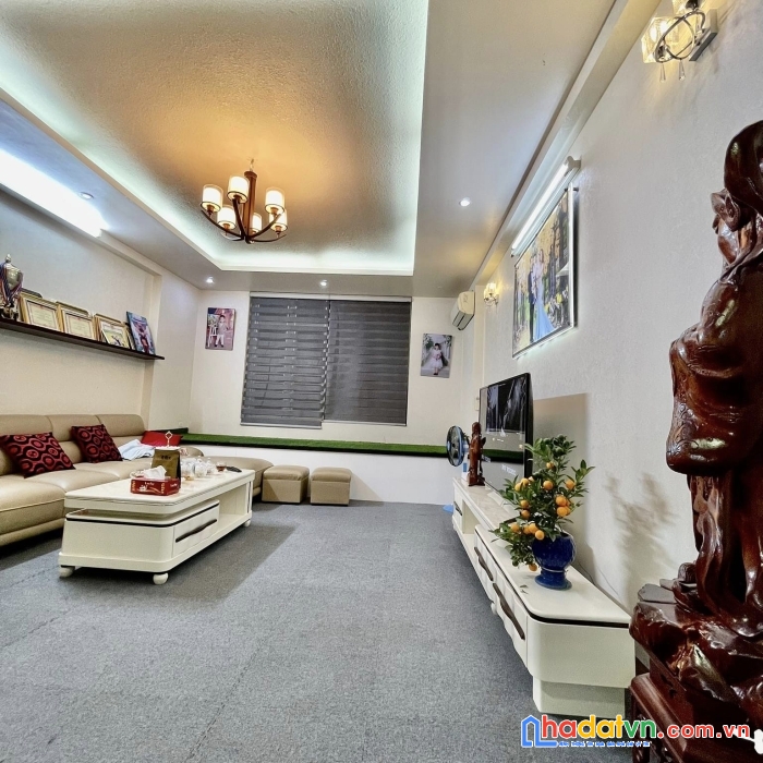 Đại lộ thăng long 70m2 - vị trí đẹp - ô tô vào nhà - cho thuê văn phòng  - thiết kế rất đẹp - ô