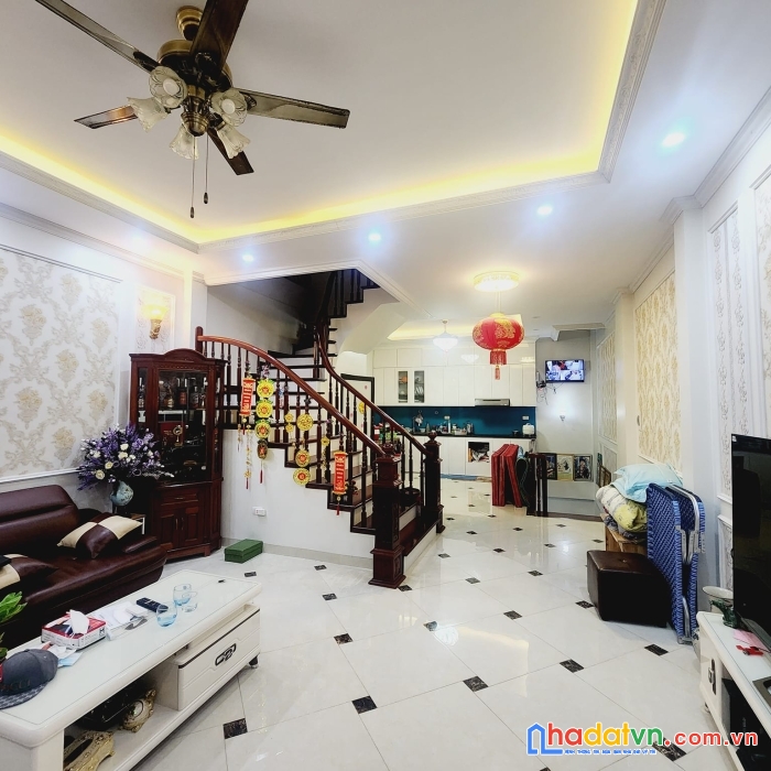 Bán nhà mặt phố lý thường kiệt, hđ, vỉa hè kinh doanh, tặng full nội thất đẳng cấp,