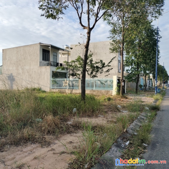 Chính chủ cần bán lô đất vị trí đẹp tại bến cát, bình dương