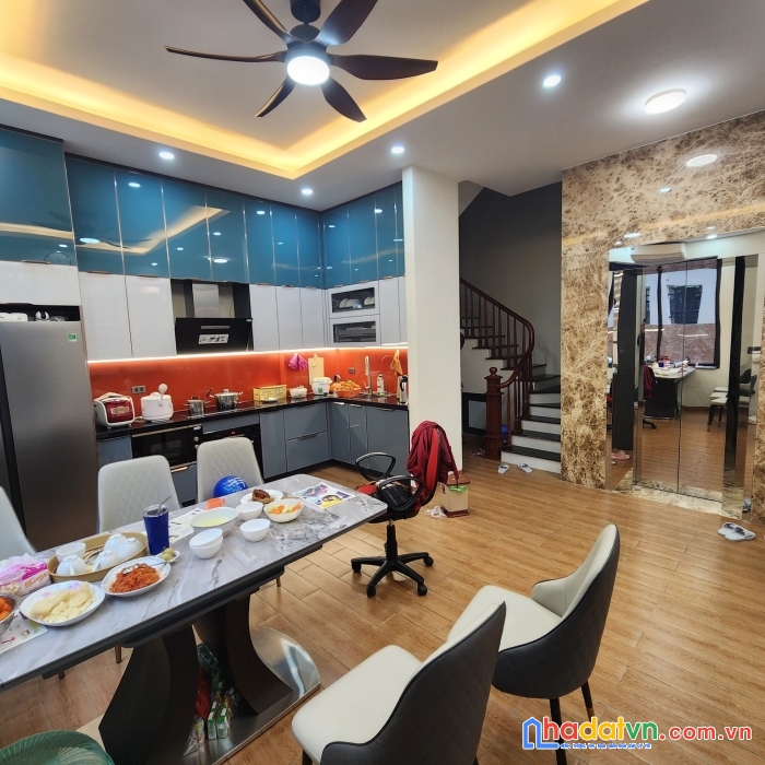 Biệt thự víp ba đình 6 tầng thang máy mới tính lô góc 18m mặt tiền đẳng cấp đại  gia chỉ 28.5 tỷ