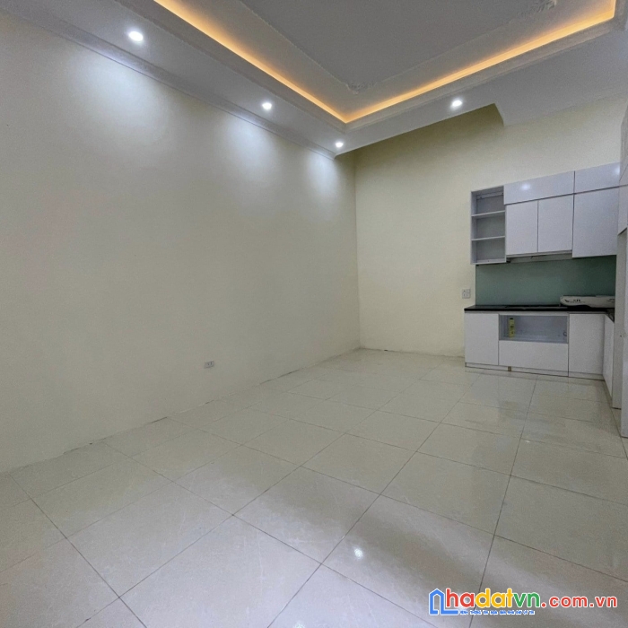 Siêu phẩm đội cấn - 50 ra phố - ô tô đỗ cổng- dt 60m -nhỉnh 6 tỷ