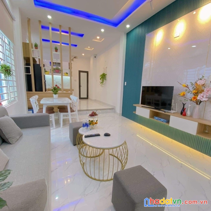 Nhà 2 mặt kiệt thông thoáng, mới và đẹp nguyễn tri phương.