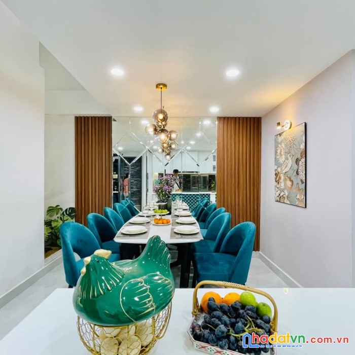 Kẹt bank bán gấp biệt thự vip bình thạnh, 225m2, ngang 10m, 4 tầng, khu kinh doanh nhiều ngành nghề