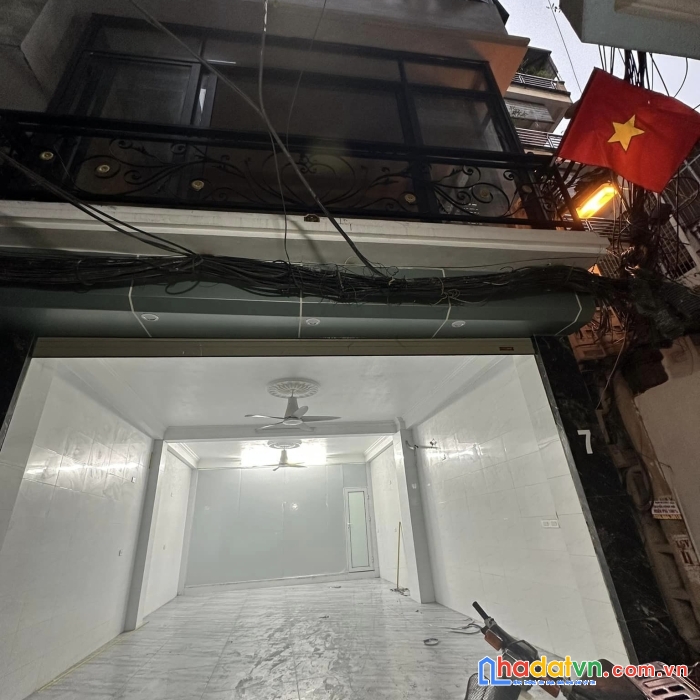 Cho thuê nhà ngõ đê la thành , 55m x1 tầng, kinh doanh , hiếm , 0966492387