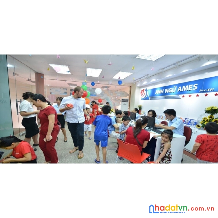 Nhà chị gái mình cho thuê mặt phố hạ đình 120m 3 tầng mặt tiền 8m giá 35 triệu