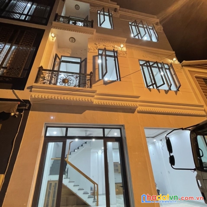 Bán nhà biên hoà, 1 trệt 2 lầu mới đẹp, đường oto, sân oto chỉ 3 tỷ1
