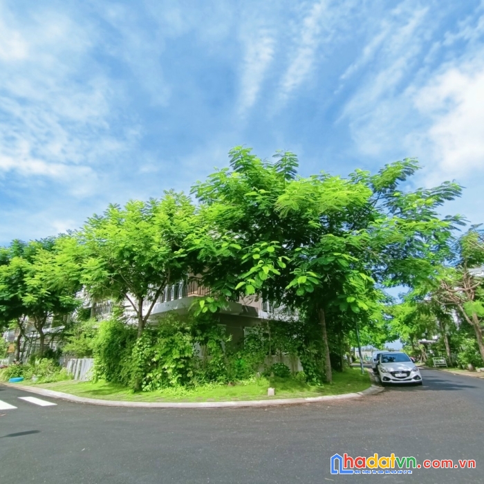 Chủ nhà kẹt cần bán căn góc nhà phố liền kề lovera park, nhà 2 mặt tiền công viên lớn, giá tốt
