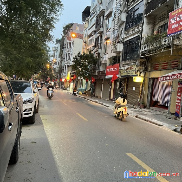 Mặt phố lạc long quân - kinh doanh - mặt tiền rộng - xe đỗ ngày đêm -  gần thu cúc - lô góc 3