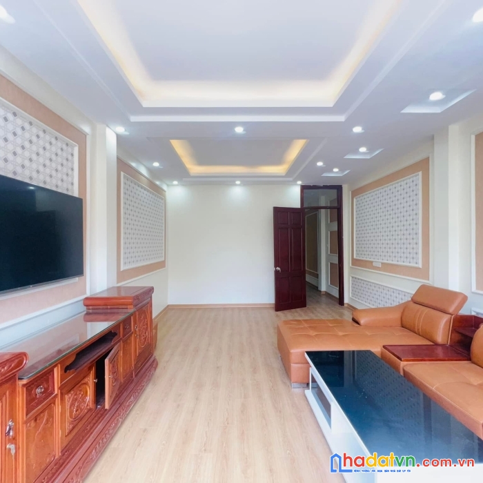 Bán nhà phố hào nam, đống đa, kinh doanh, sát phố, 40m2 5t, giá 4.6 tỷ